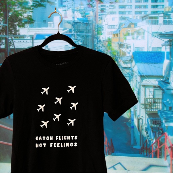Serengetee Black T-Shirt “Catch Flights Not Feelings” - Picture 3 of 7